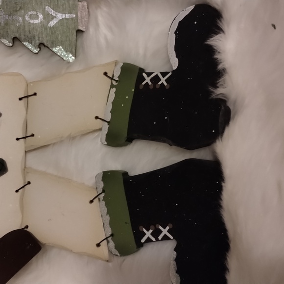 CHRISTMAS Wooden Snowman with True Knitted Scarf & Tin Shovel - Picture 6 of 7